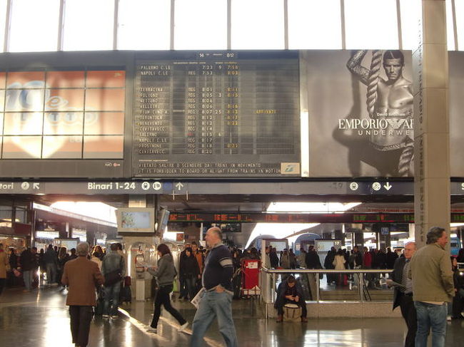 テルミニ駅より電車に乗ってローマ～ナポリへ移動です