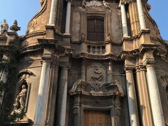 B&Bのすぐ裏手にあるピエタ教会

バロックの重厚な作りです

イタリアはどこもですが、街中が歴史の教科書のよう