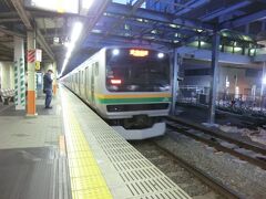 4:44
来ました。
東海道線下り始発列車です。

①普通721M.熱海行
川崎.4:45→熱海.6:16
(86.4km/乗1:31)
[乗]JR東日本.クハE230-8037