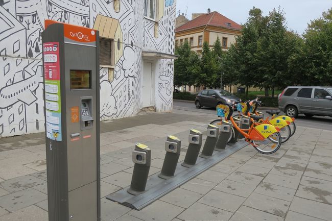 レンタサイクルもあるようです！<br /><br />ちょっと使い方を見てみましたが、現地語のようで<br />観光客には難しそうです…