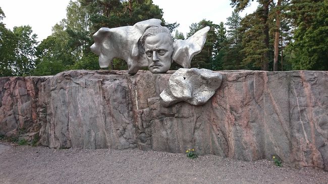 作曲家シベリウスのオブジェです。