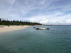 水納島の水納ビーチです。
ちょっと風が強いかな。
地上で3ｍ位なので、飛行には支障はありません。