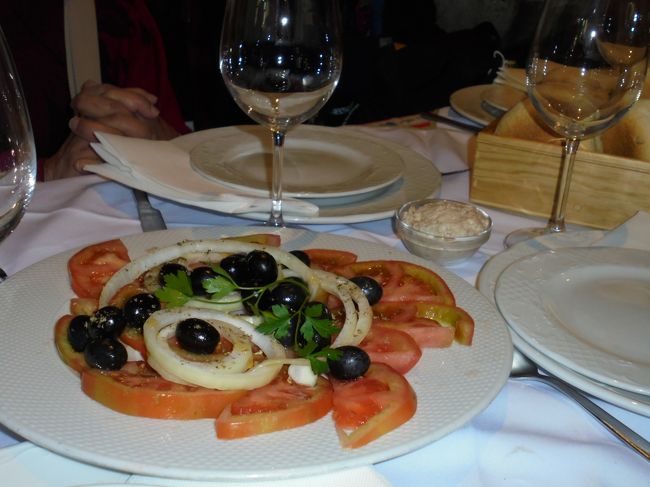 前菜、トマトのサラダ。