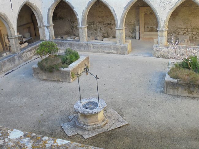 エンリケ航海王子が増築した墓の回廊。