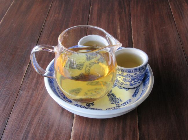 空腹になったので何か食べようと注文したが，何もないらしい。オフシーズンの悲哀である。<br /><br />結局，空腹に茶ばかりをがぶ飲みする破目になった。スイカの種でも持ってきていればよかった。