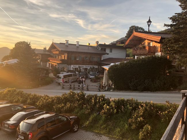 レストラン駐車場より