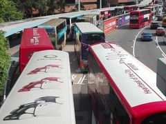 深圳に向かいます。
電車の始発駅の紅磡駅へバスで向かいましょう。
九龍方面行百番台のバスでいけます。
海底トンネルの出口付近は激混みで時間がかかりました。