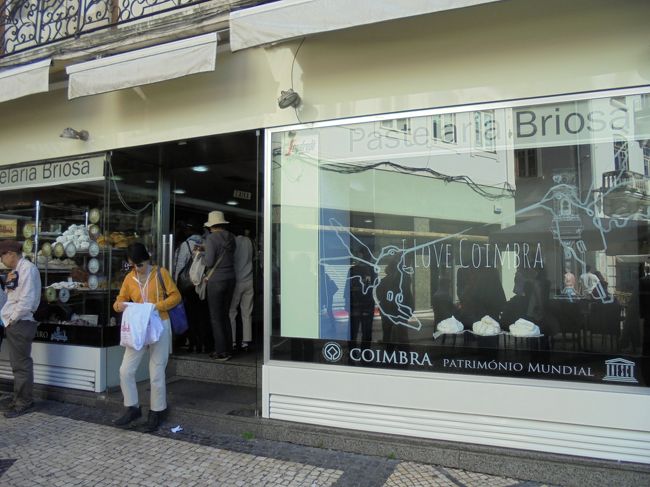 コインブラのスイーツの店。