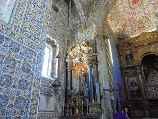 大学の礼拝堂。