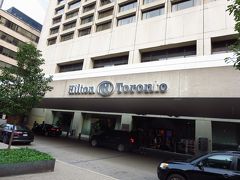 トロントでの宿泊先はHilton Toronto。ダウンタウンにあってとても便利なロケーションでした。