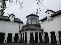 　先に覗きに行った母が興味がなさそうだったので、Uターンします。