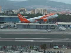 翌朝は昨日とは異なりゆっくり起床。
朝食後荷造りの合間にEasyjet便が離陸するタイミングで、ホテルの部屋から撮影大会。
なかなか良い感じで撮る事が出来た。
