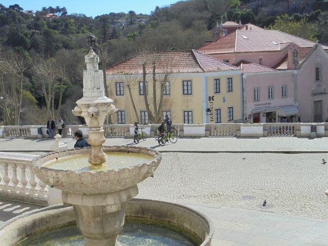 一晩明けて、今日はシントラの王宮へ。かつての王家の夏の離宮だったそう。
