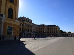ウィーンに到着しました。シェーンブルン宮殿に行きました。
内部は写真撮影禁止です。