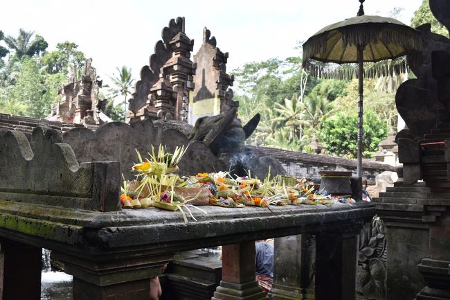 沐浴をする方はここにお供えをするそうです。