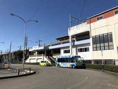 愛知環状鉄道に乗りこみ中岡崎駅で降ります。