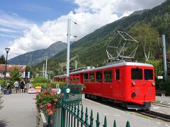 シャモニーからは、モンタンヴェール鉄道に乗って氷河へ。