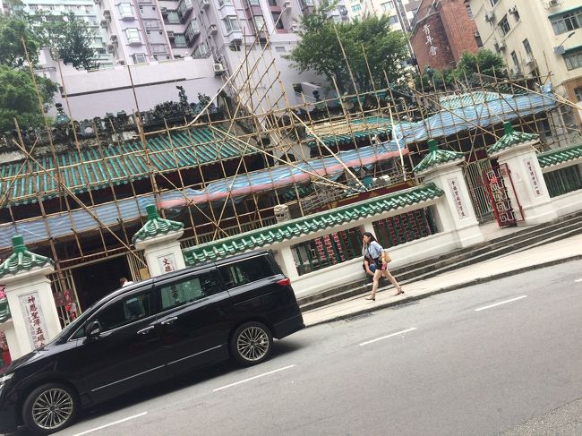 お目当ての文武廟(マンモウミウ)へ。<br /><br />工事中？もしくは先週の台風の被害なのか、、<br />工事の竹で覆われてました。