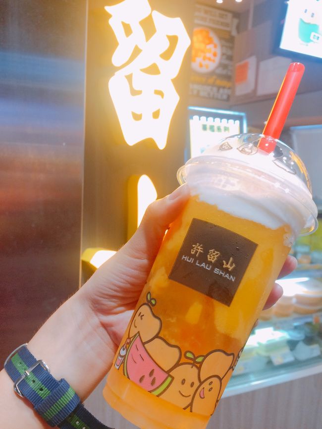 マンゴーとココナッツのスムージー<br />安定の美味しさ