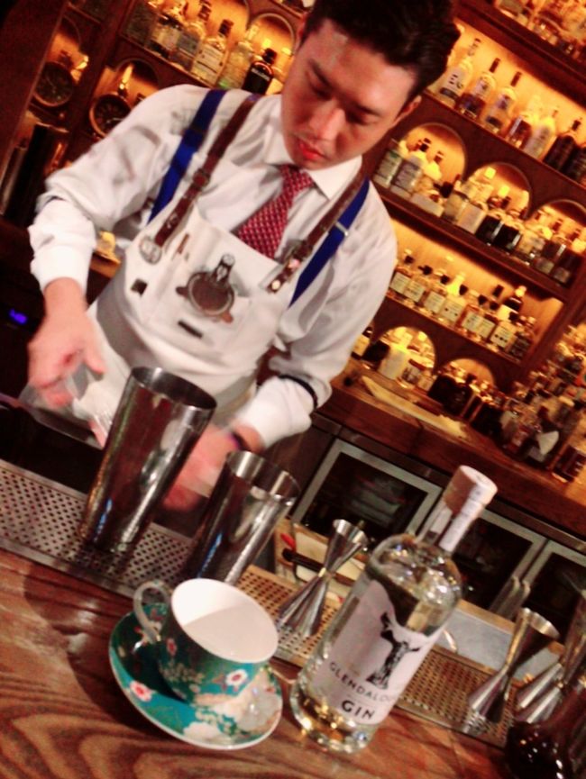 英語でたくさん話しかけてくれたバーテンダーポールさん。