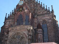 Frauenkirche（フラウエン教会）

フラウエン教会の16世紀初頭につくられたドイツ最古の仕掛け時計は毎日12時（1日1回）に見る事ができます。