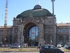 ■Samstag, 30. September 2018

Nürnberg Hauptbahnhof（ニュルンベルク中央駅）

昨日はミュンヘンのオクトーバーフェストに行き、その日のうちにニュルンベルクに移動し宿泊。今日はニュルンベルクとヴュルツブルクを観光し、デュッセルドルフに帰ります。
