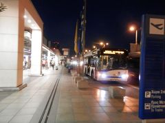 ほとんどホテルで寝る時間も無かったのですがＸ９５の路線バスでアテネ空港へ戻ってきました。