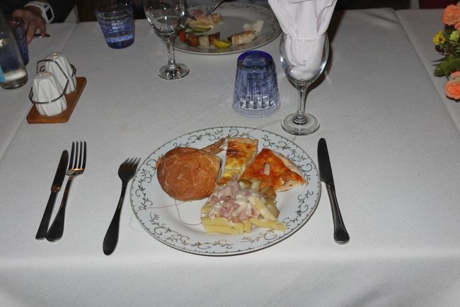 飲物はホテルですので少し高めでした。<br />ビールが7,000Ar（約280円）くらいでした。<br />　　　　　　　　　　　　【ディエゴ　スアレス伯】