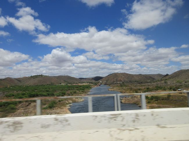 橋を渡ってセルジッペ州に戻る<br /><br />