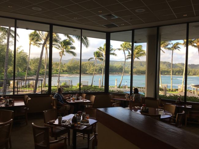 本日はゴルフの予定なので、早めに朝ごはん。<br />7時すぎのレストラン。リゾートだからみなさんゆっくりでしょうか？空いています。