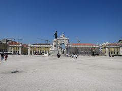 初日に訪れた時の「コメルシオ広場②」です。