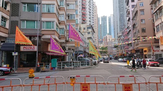 突き当たりの銅鑼湾道からメインの浣紗街を望みます。