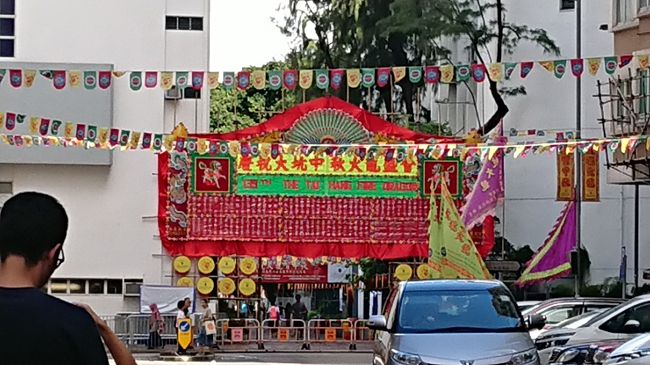 浣紗街から見た火龍徑の銅鑼湾道沿いからの入口。