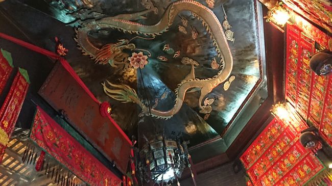 月の美しい夜、この龍が蓮花宮を飛び出して、3日3晩大坑の街を飛び回りますよ。(妄想です)