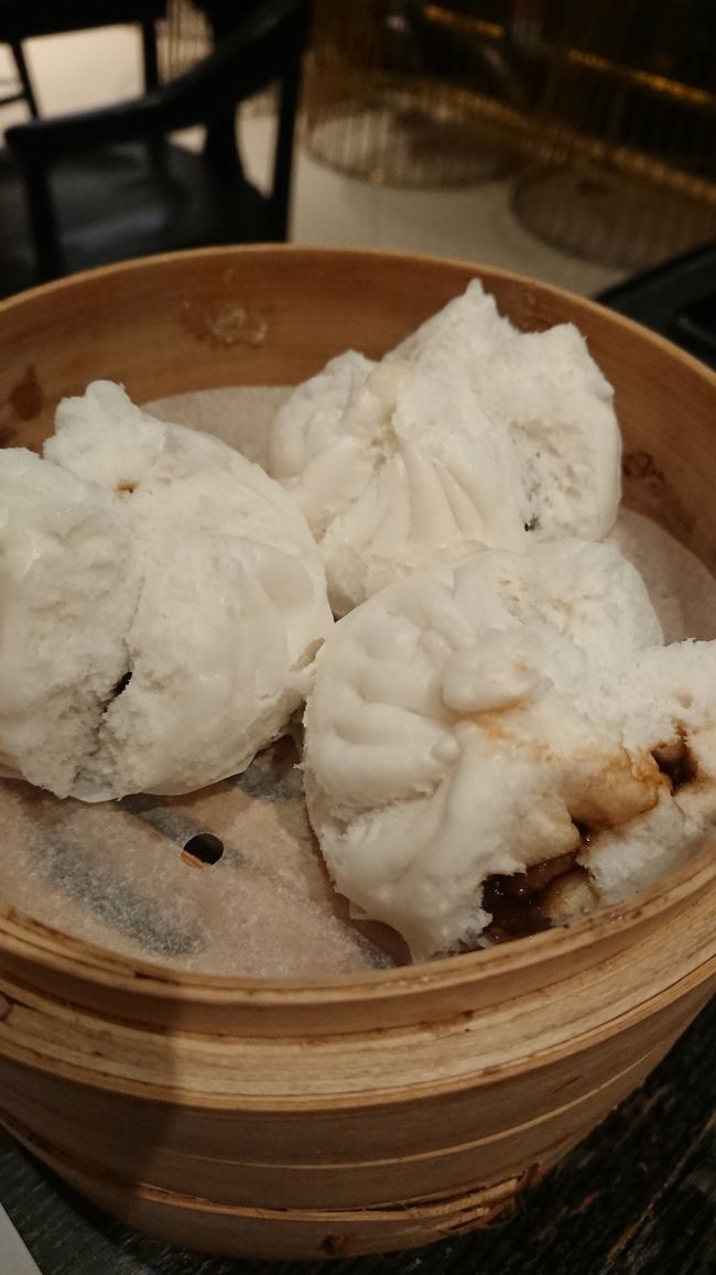 ↓<br />9月香港の旅行が決まり青年に以前のお土産のお礼に、こちらからもお土産を渡したい事を伝え、会う約束をする。<br />↓<br />渡航1週間前に岡山に行き、友人からも青年あてのお土産を預かる<br />↓<br />会う    ←   ここ