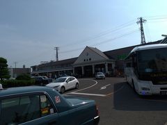 口コミ通りで、JR松山駅の駅前は少し寂しい感じですね。