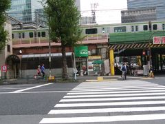 とりあえず朝めし朝めし！って事で店を探すんだが、どうして駅周辺って駅の中以外に店はないの？
で、ガード下の「KoKo」という喫茶店でサンドイッチモーニングする。
もちょっと頑張って探せばよかったんだろうけど、コッチにも予定があるのだ。