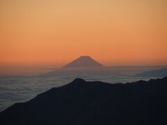 次第に空も赤味を増してきて、