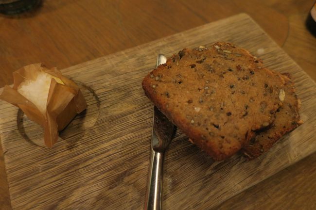 黒パン！間違いなく美味しいです！<br /><br />パン好きで、黒パンはスーパーでも何度か買いました。<br />日本でもスーパーで買えたらなぁ(*^^*)