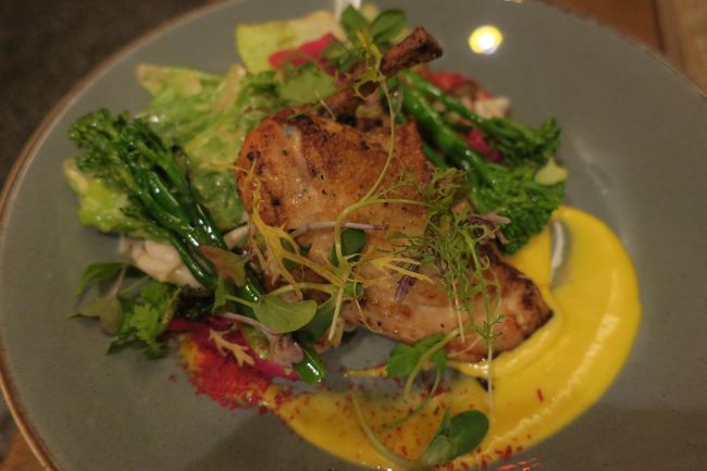 メインはチキンローストです。<br />お肉は激やわで、ソースには白味噌が使われいて日本人の味覚にぴったりでした！<br /><br />テーブル担当のお兄さんも、ホスピタリティ溢れる方で<br />「美味しい？」と日本語で話かけてきたりしてくれました。<br />どうやら、1ヶ月日本にいたようで、サービスめっちゃ良かったです！<br /><br />時間的にもお腹的にも無理だったので、デザートは頼みませんでしたが<br />このお店もお勧めです！<br /><br />チップはいつも通り10%ぐらい置いていきました。<br />