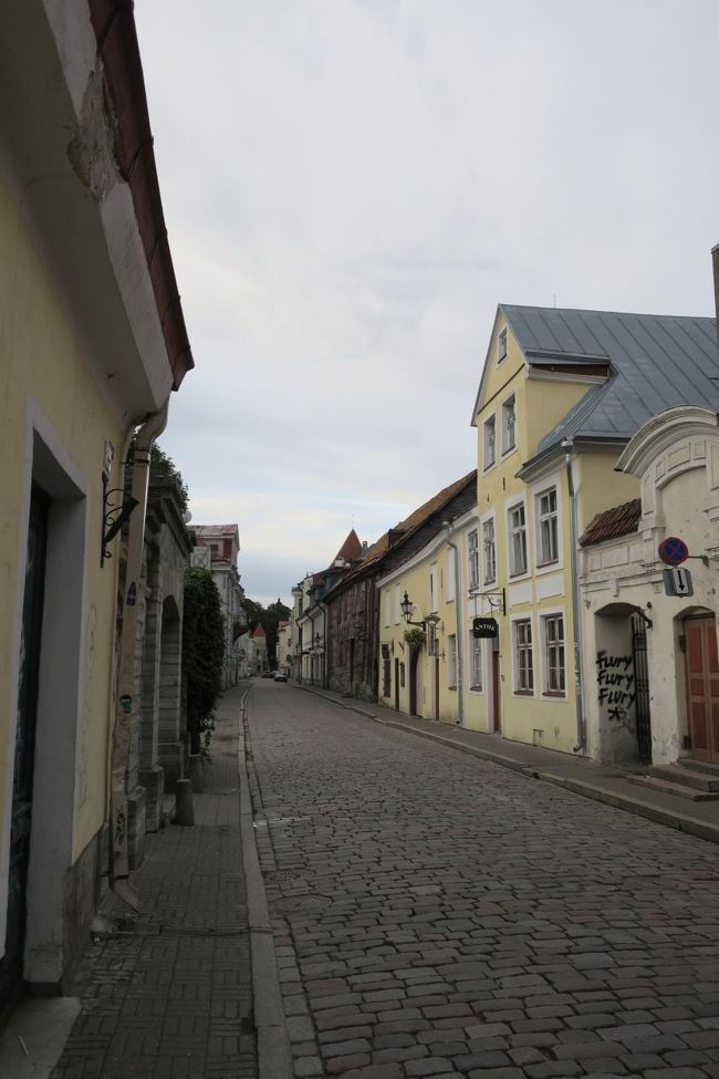 さて、今日も午後は移動なので、朝から街歩きです！<br />朝早いので、まだ誰も歩いていません…<br /><br />この日は、最低9度/最高17度で<br />街歩きには最適な気温でした(*^^*)