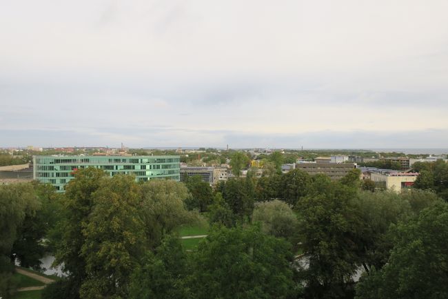 最後に「③Piiskopi Aed」展望台です<br /><br />ここは… 見る物はありませんでしたが(笑)<br />手前にベンチがあった記憶なので、休憩にいいかもです。<br /><br />3つとも近いので、まとめて全部見れるとは思いますが<br />②>①>③の順で、③は時間なければ不要ですね。<br />