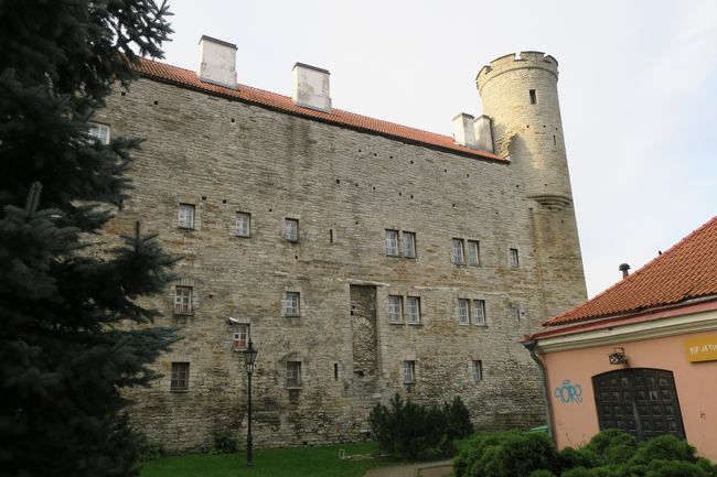 トームペア城(裏？)です。<br />今日は国旗が掲げられていないようです。