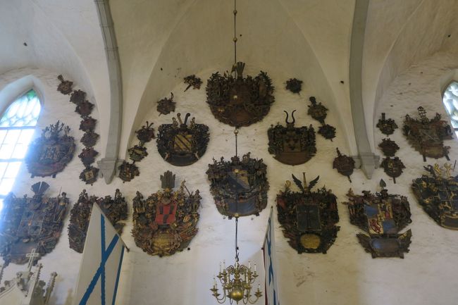 教会内部の装飾が特徴的でした。<br />何かの紋章でしょうか。