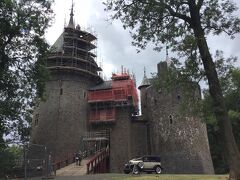 Castel Coch に到着。こんな感じでメンテナンス、修理が行われてました。