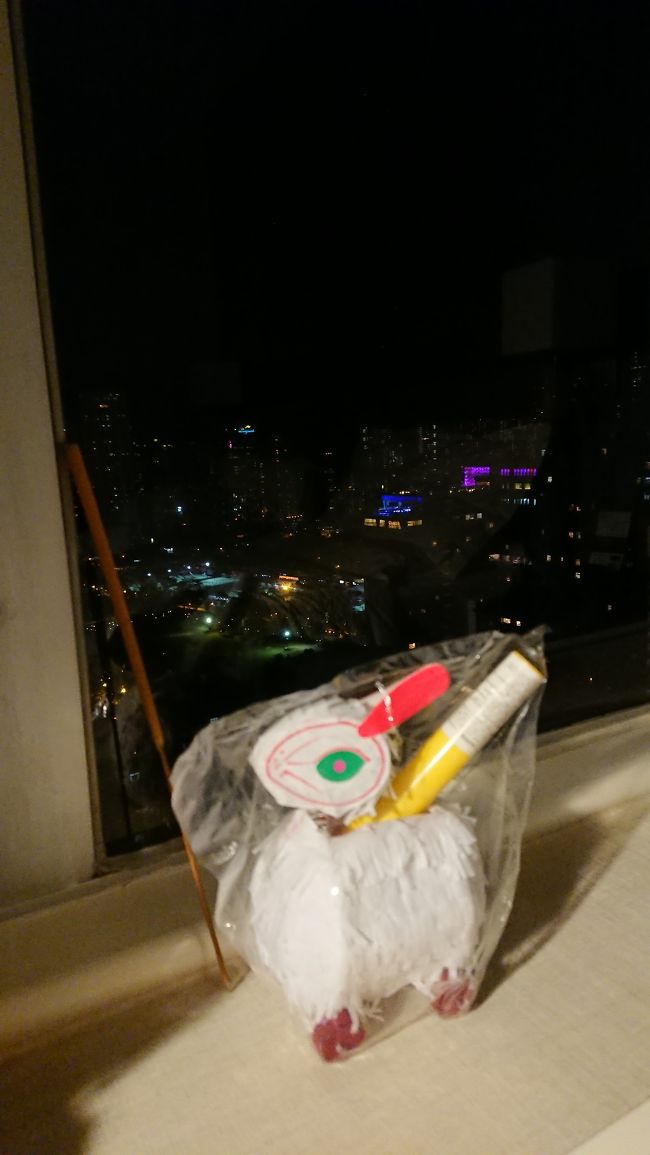 青年や友人らに無事にホテルに戻ってきた事を報告。<br />(香港では常に友人たちに心配かけないようにホテルに戻りました報告をいれています)