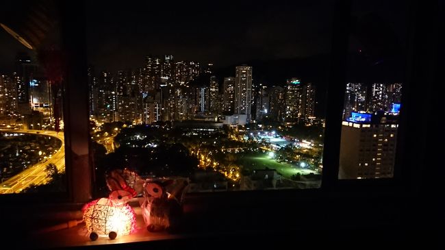 部屋に戻るとビクトリアパークのランタンは大分消えていました。