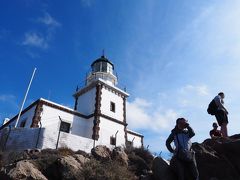 サントリーニ島の南側の西端にある灯台。
ここから地中海が全貌できます。
ただ、崖に向かって柵も何もないので、足元のいい靴で行かれることをお勧めします。