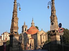 坂を登ると、みえてきた。
町の入り口にあるタメガ川にかけられた古い橋がとても素敵な雰囲気。

@Ponte da Sao Goncalo