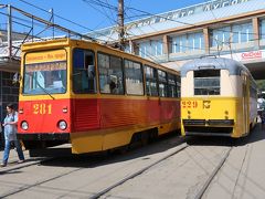 市場の近くには路面電車の停留所があります。まずは北方向の終点まで路面電車に乗ってみます。運賃は16RUBの均一料金。